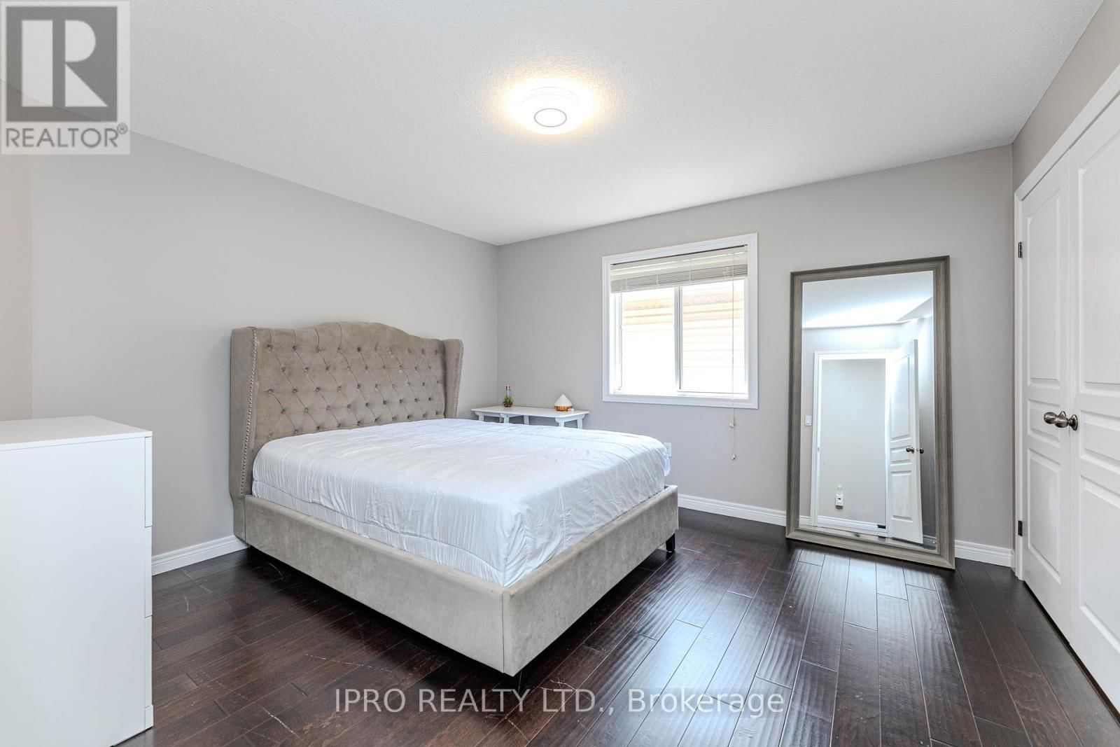 38 ASSISI STREET Image 24