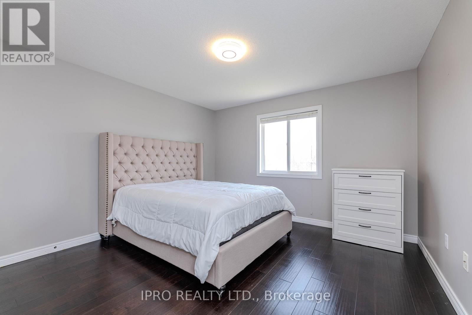 38 ASSISI STREET Image 25