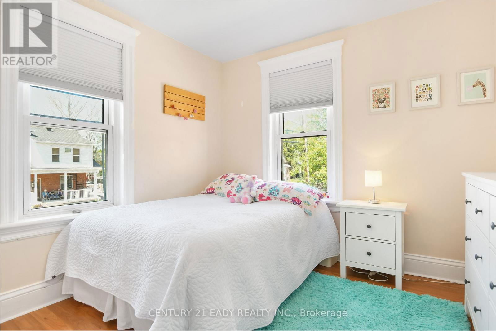 251 JOHN STREET NORTH Image 23