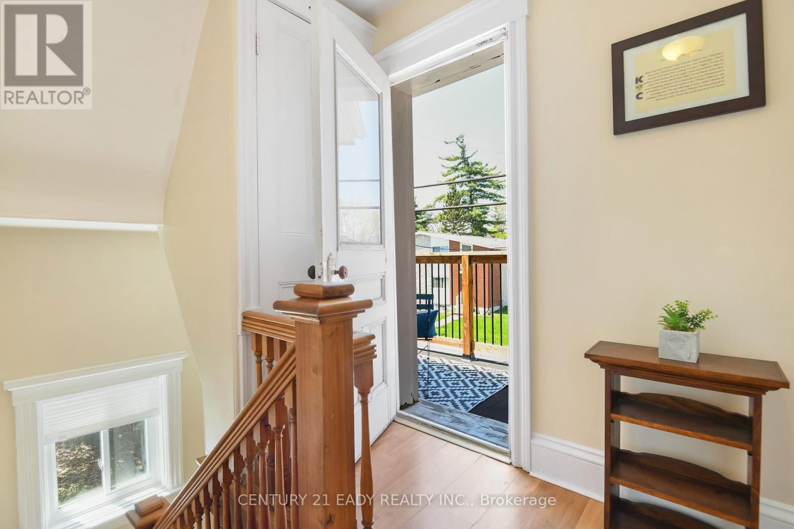 251 JOHN STREET NORTH Image 27
