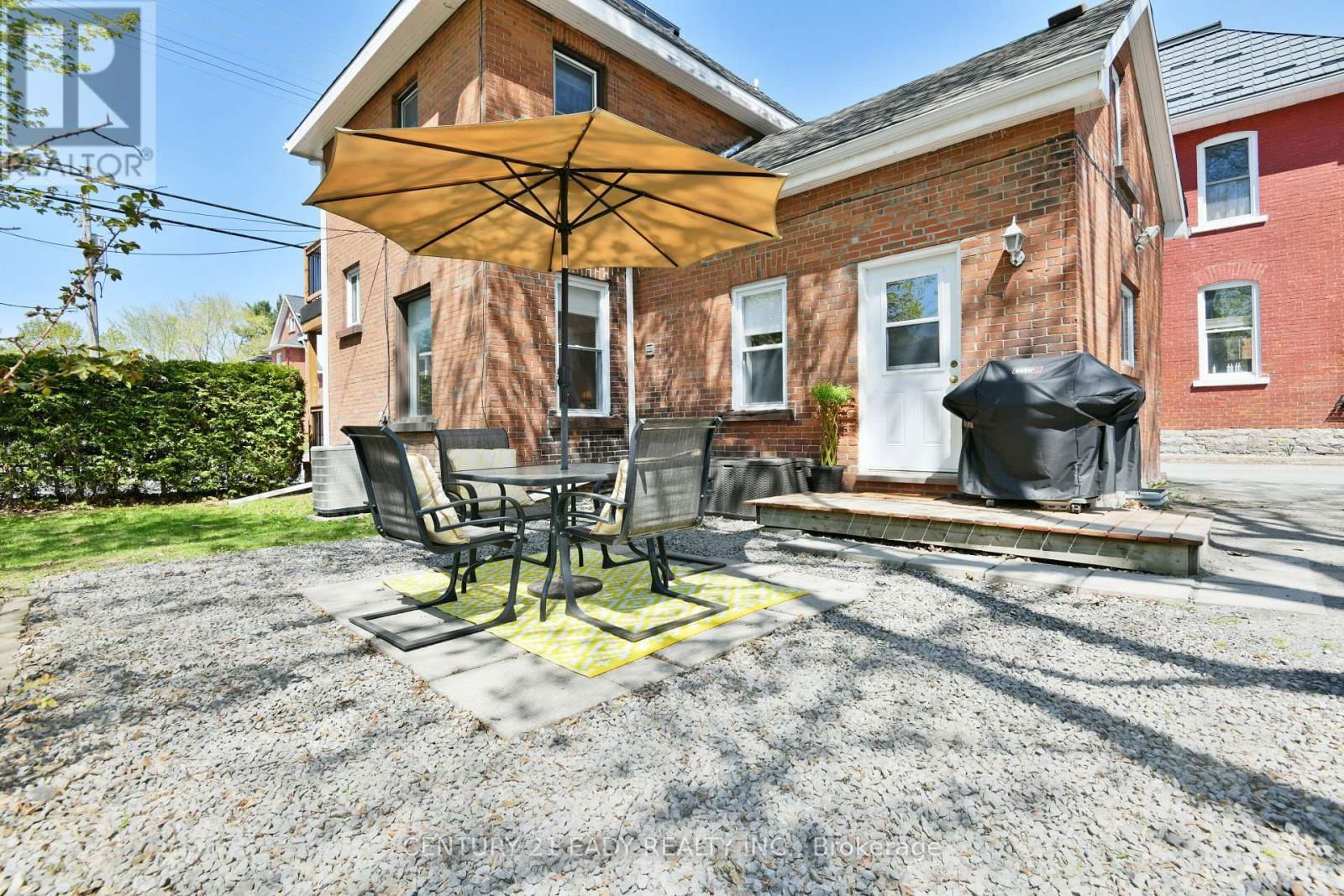 251 JOHN STREET NORTH Image 33