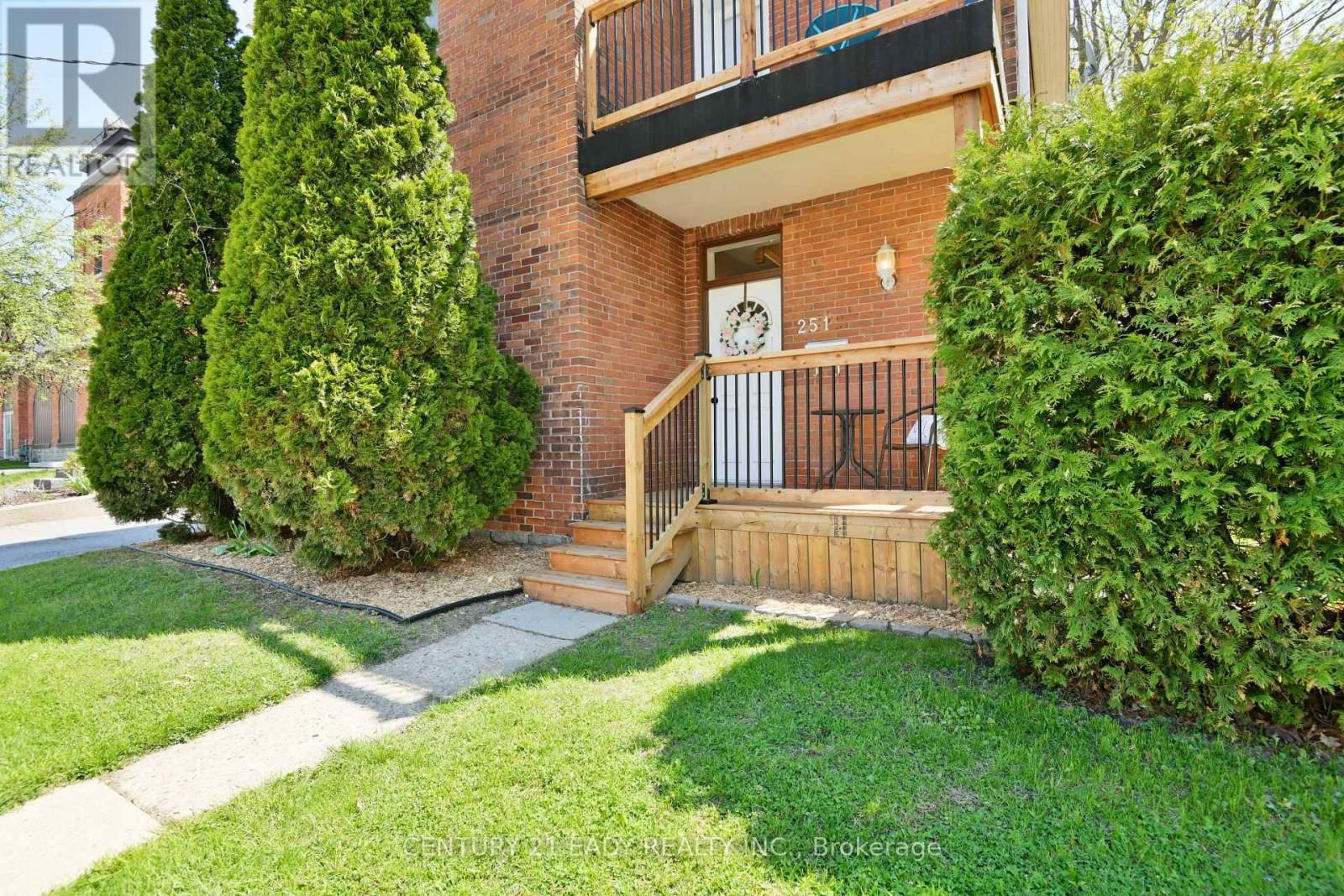 251 JOHN STREET NORTH Image 5