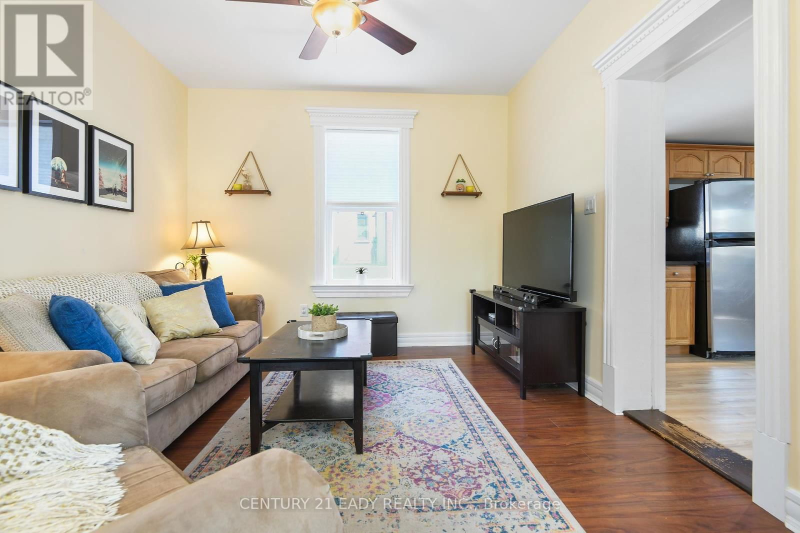 251 JOHN STREET NORTH Image 9