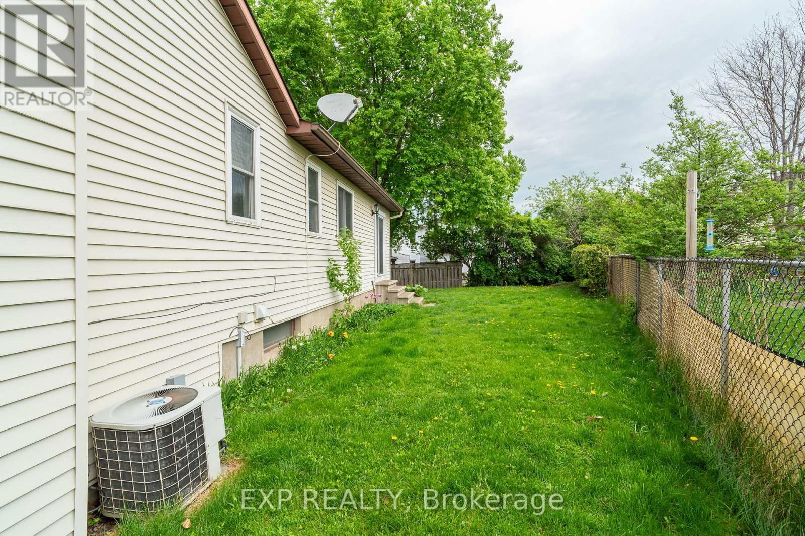 6453 VISENEAU DRIVE Image 28