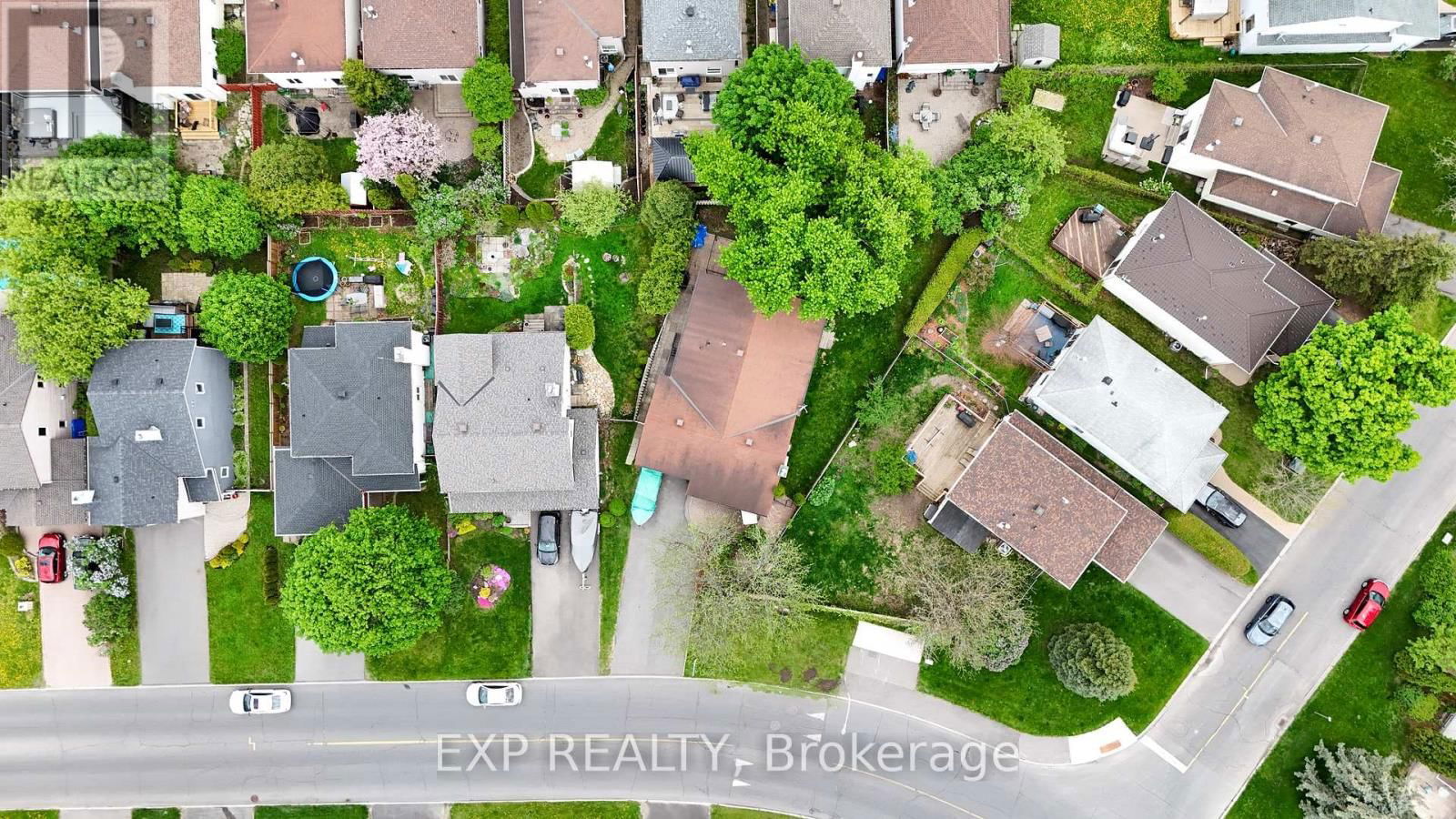 6453 VISENEAU DRIVE Image 33