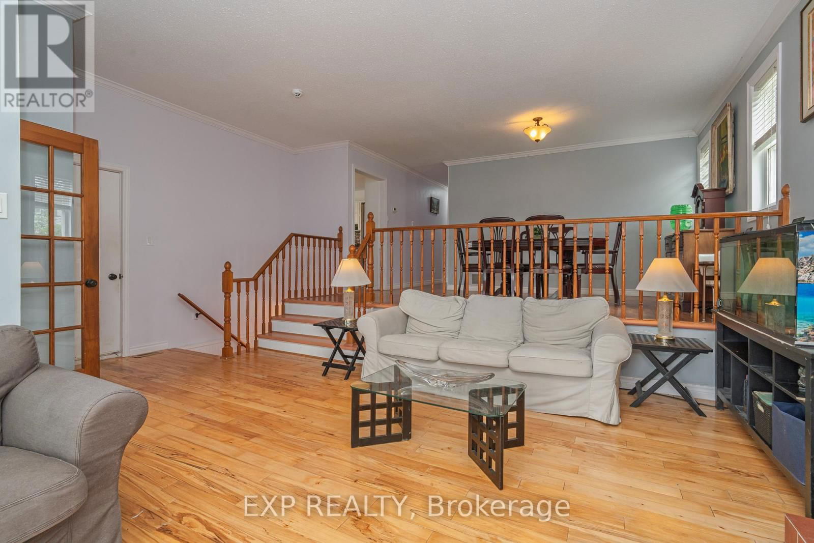 6453 VISENEAU DRIVE Image 5