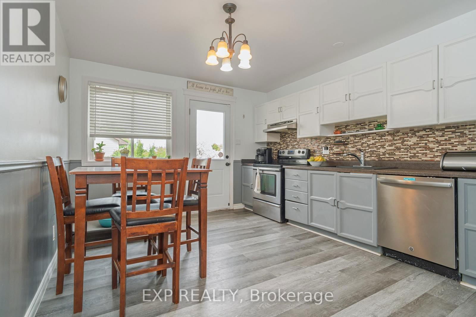 6453 VISENEAU DRIVE Image 7