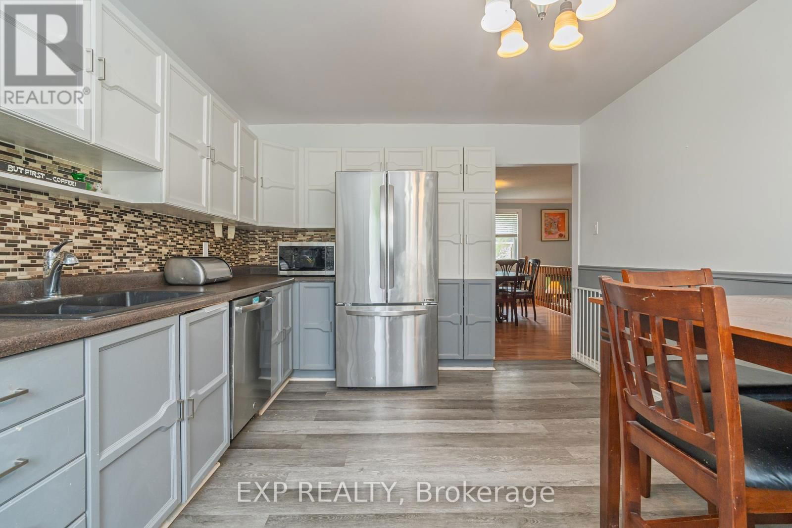 6453 VISENEAU DRIVE Image 8