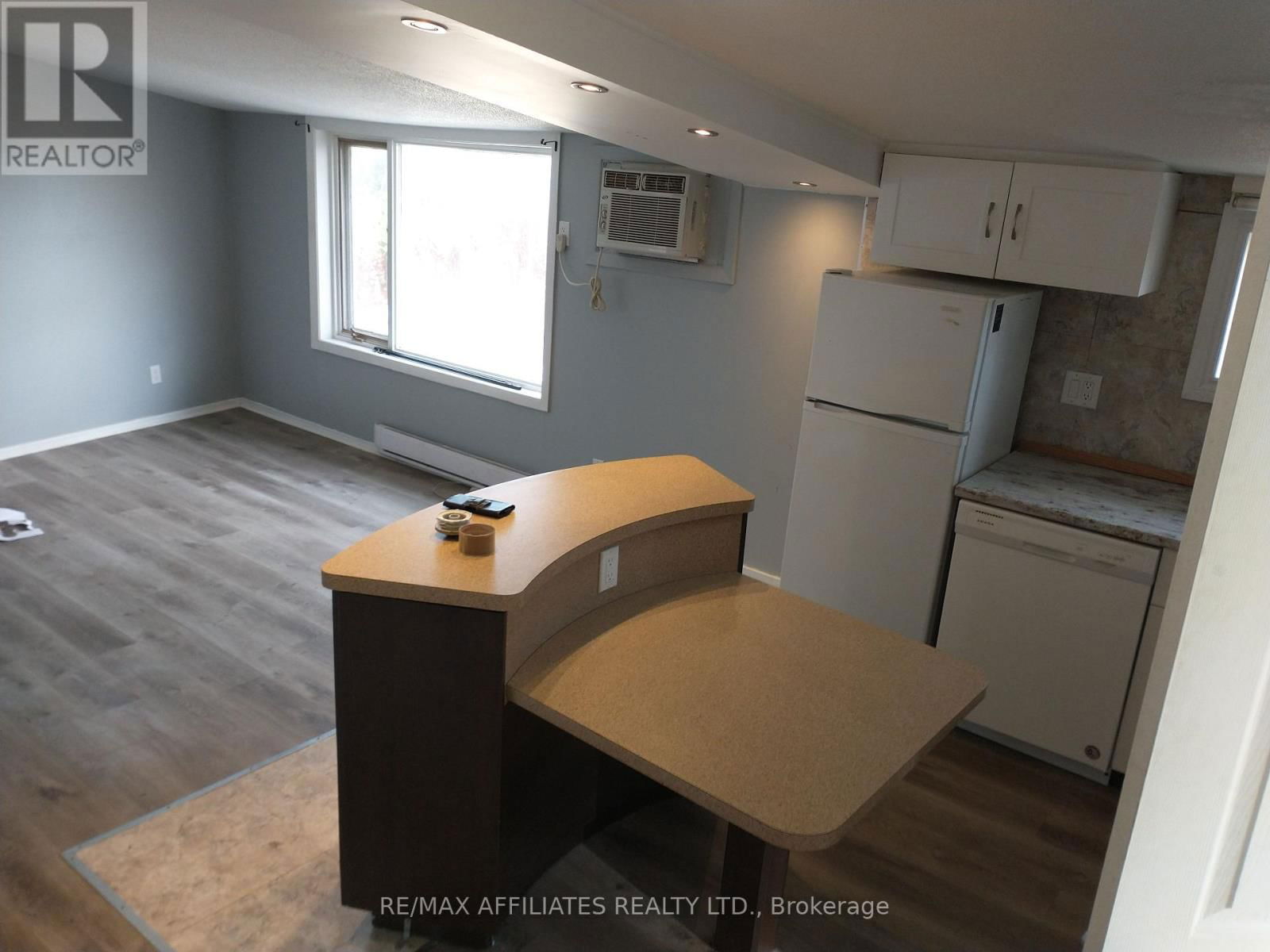71 MCGONIGAL STREET WEST Image 3