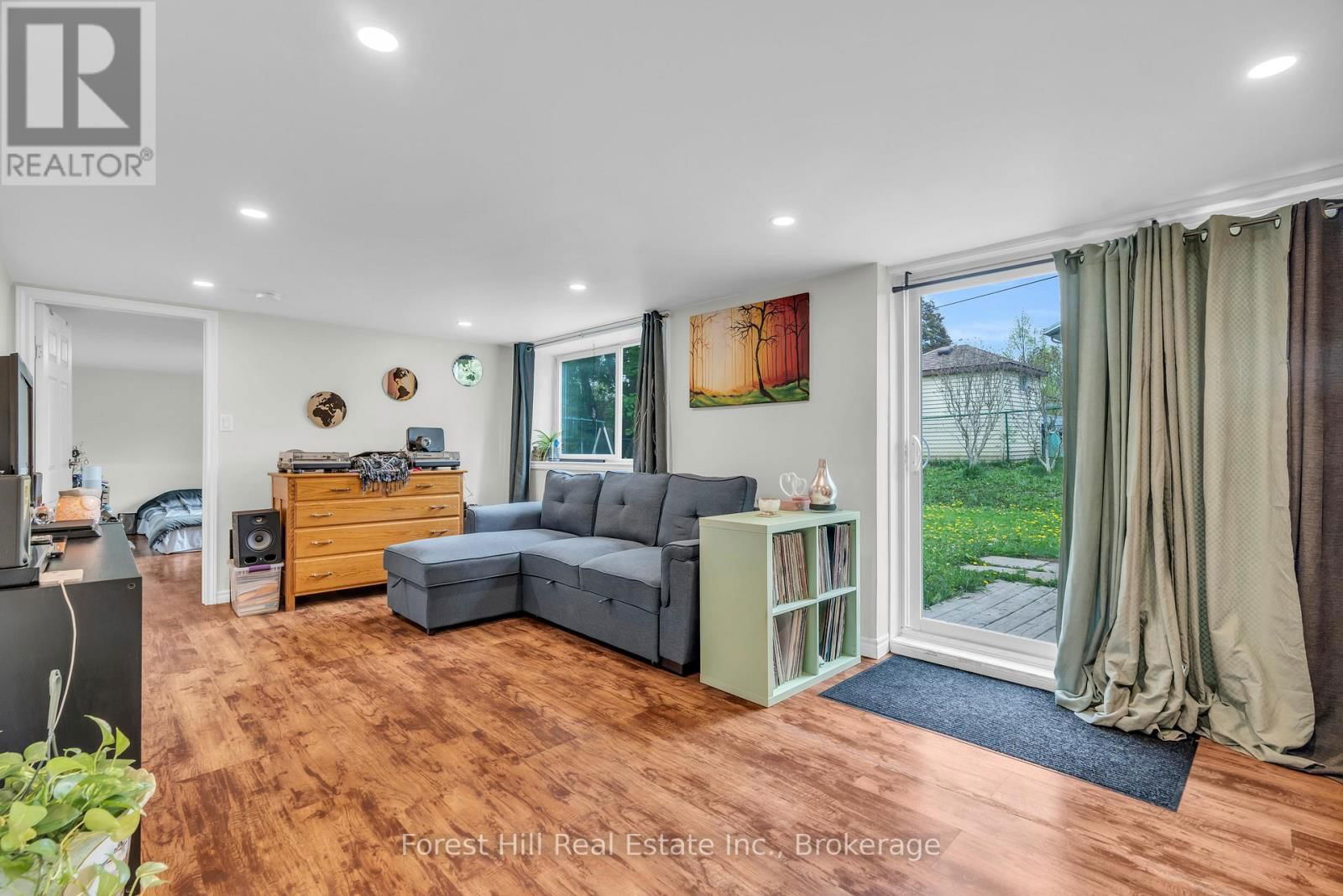 110 STONYBROOK DRIVE Image 16