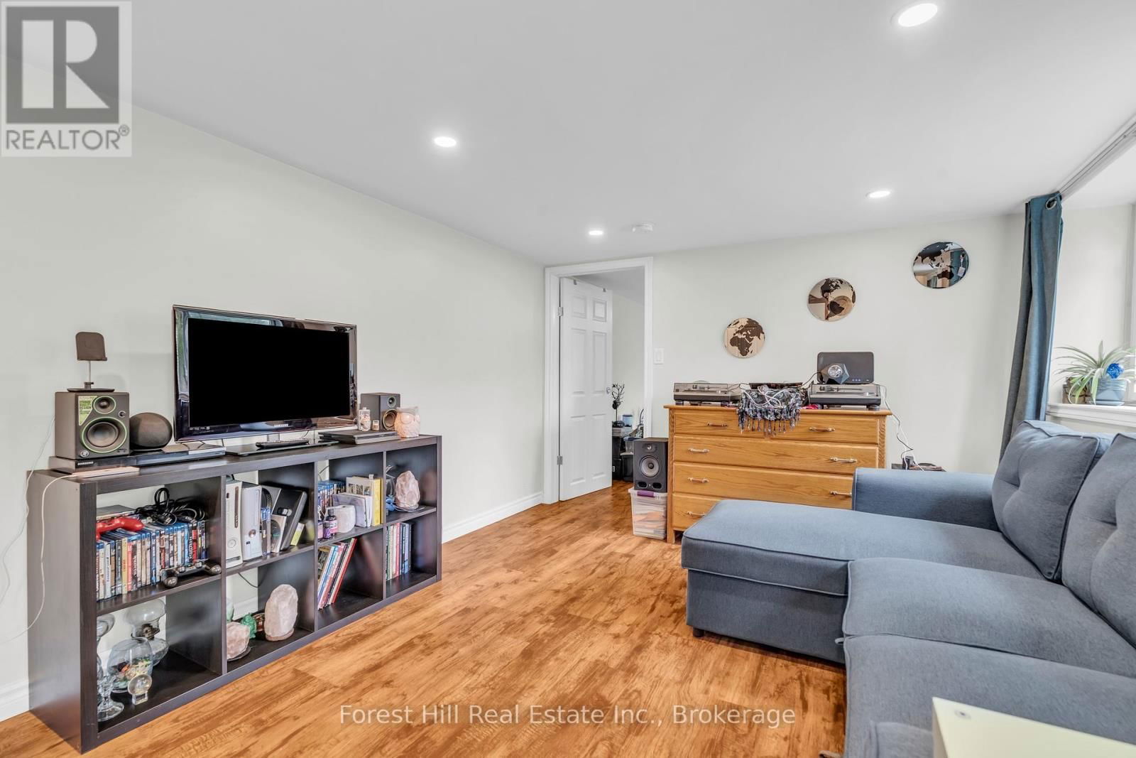 110 STONYBROOK DRIVE Image 20