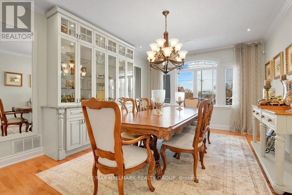 2680 PIERRETTE DRIVE Image 18
