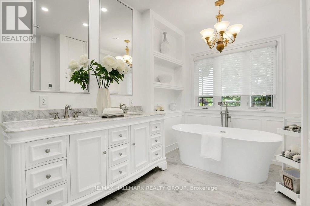 2680 PIERRETTE DRIVE Image 23
