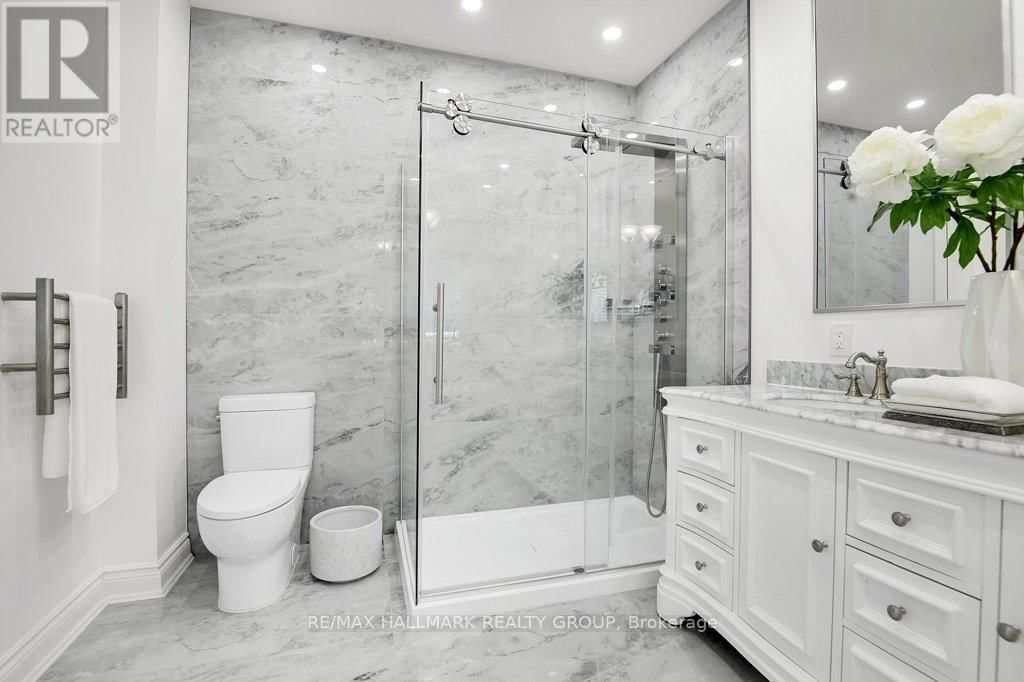 2680 PIERRETTE DRIVE Image 24