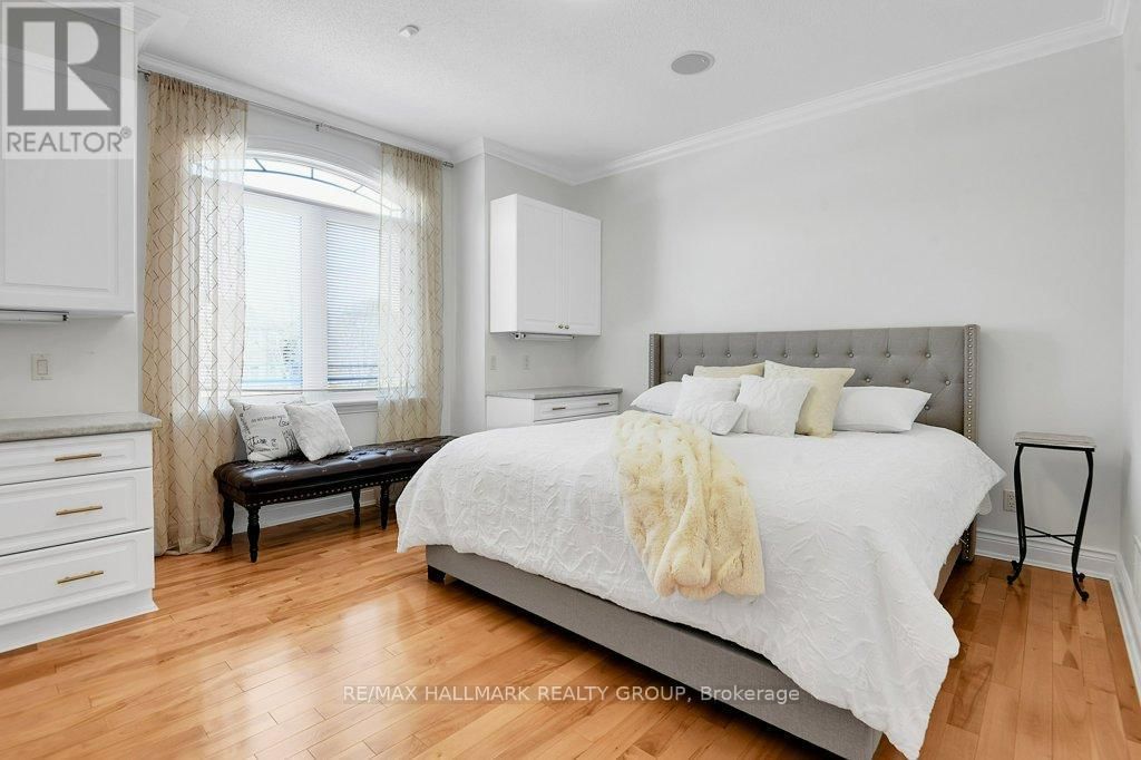 2680 PIERRETTE DRIVE Image 26