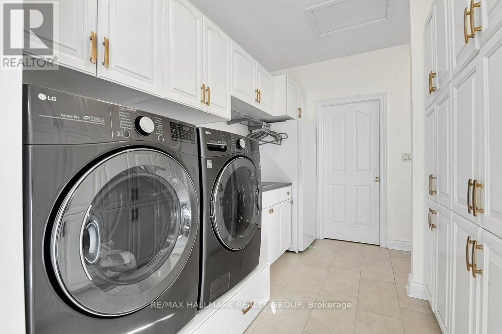 2680 PIERRETTE DRIVE Image 29