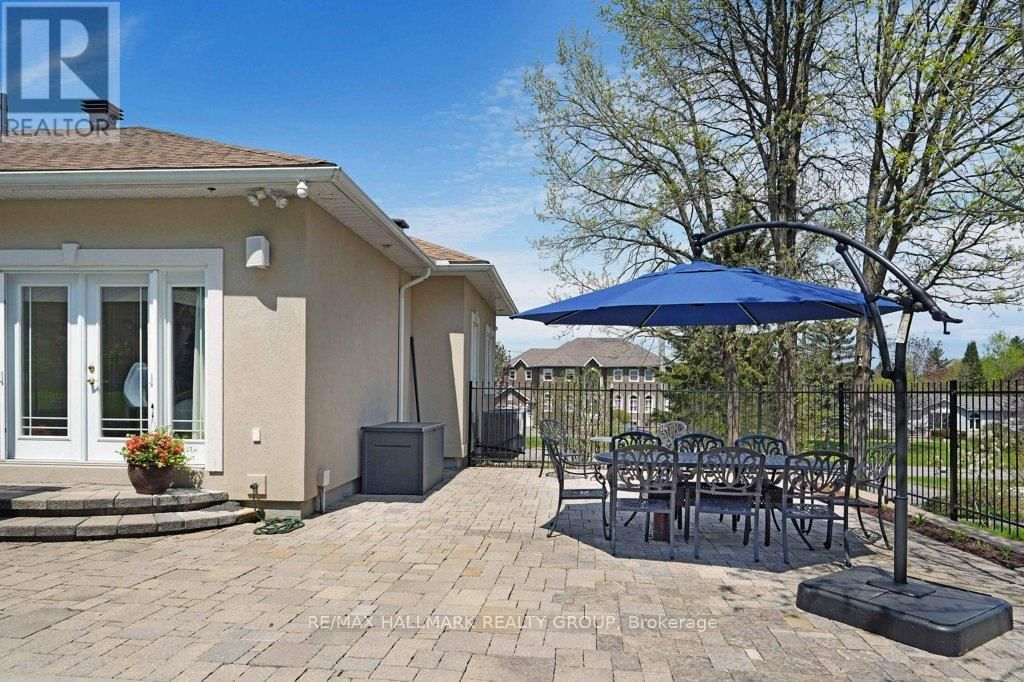 2680 PIERRETTE DRIVE Image 37