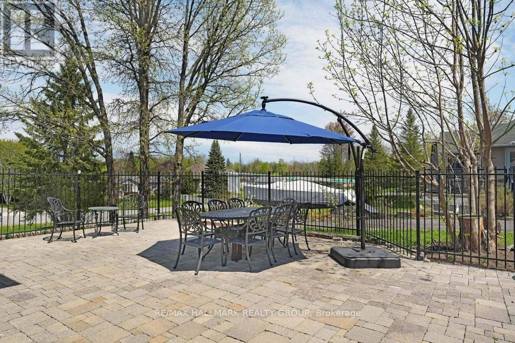 2680 PIERRETTE DRIVE Image 38