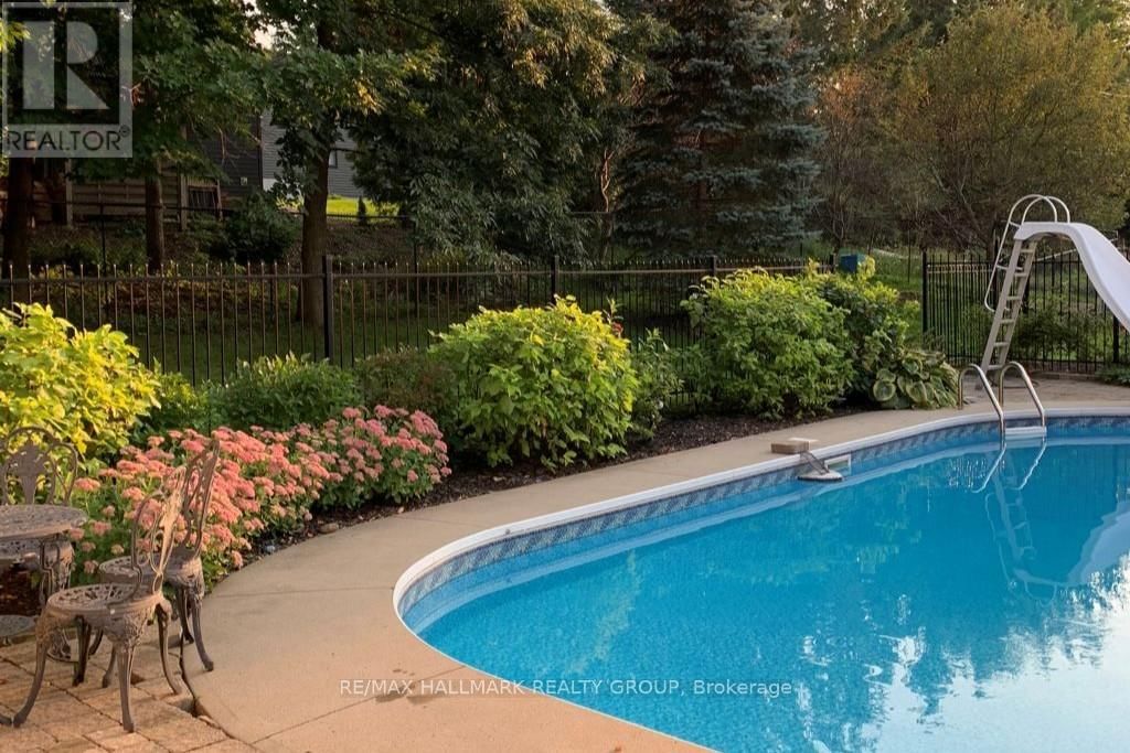 2680 PIERRETTE DRIVE Image 42