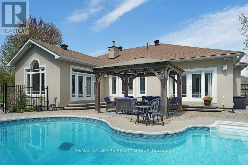 2680 PIERRETTE DRIVE Image 44