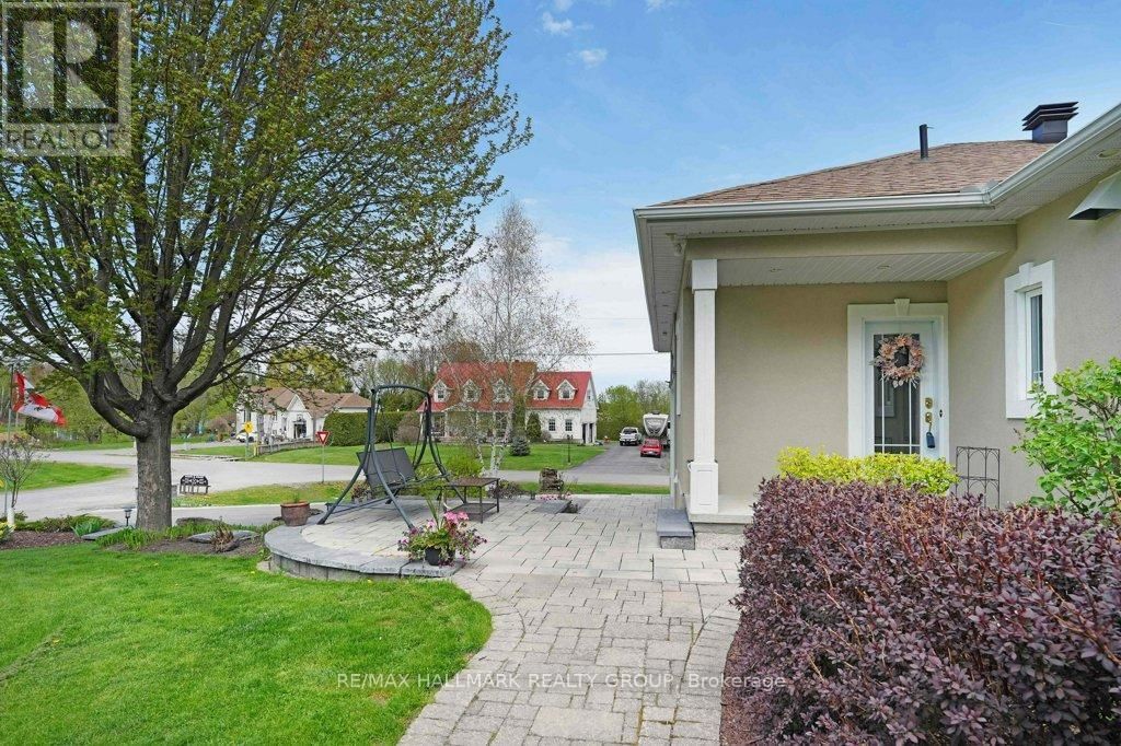 2680 PIERRETTE DRIVE Image 7