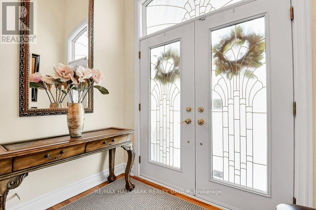 2680 PIERRETTE DRIVE Image 8