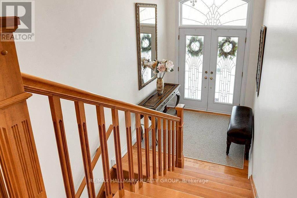 2680 PIERRETTE DRIVE Image 9