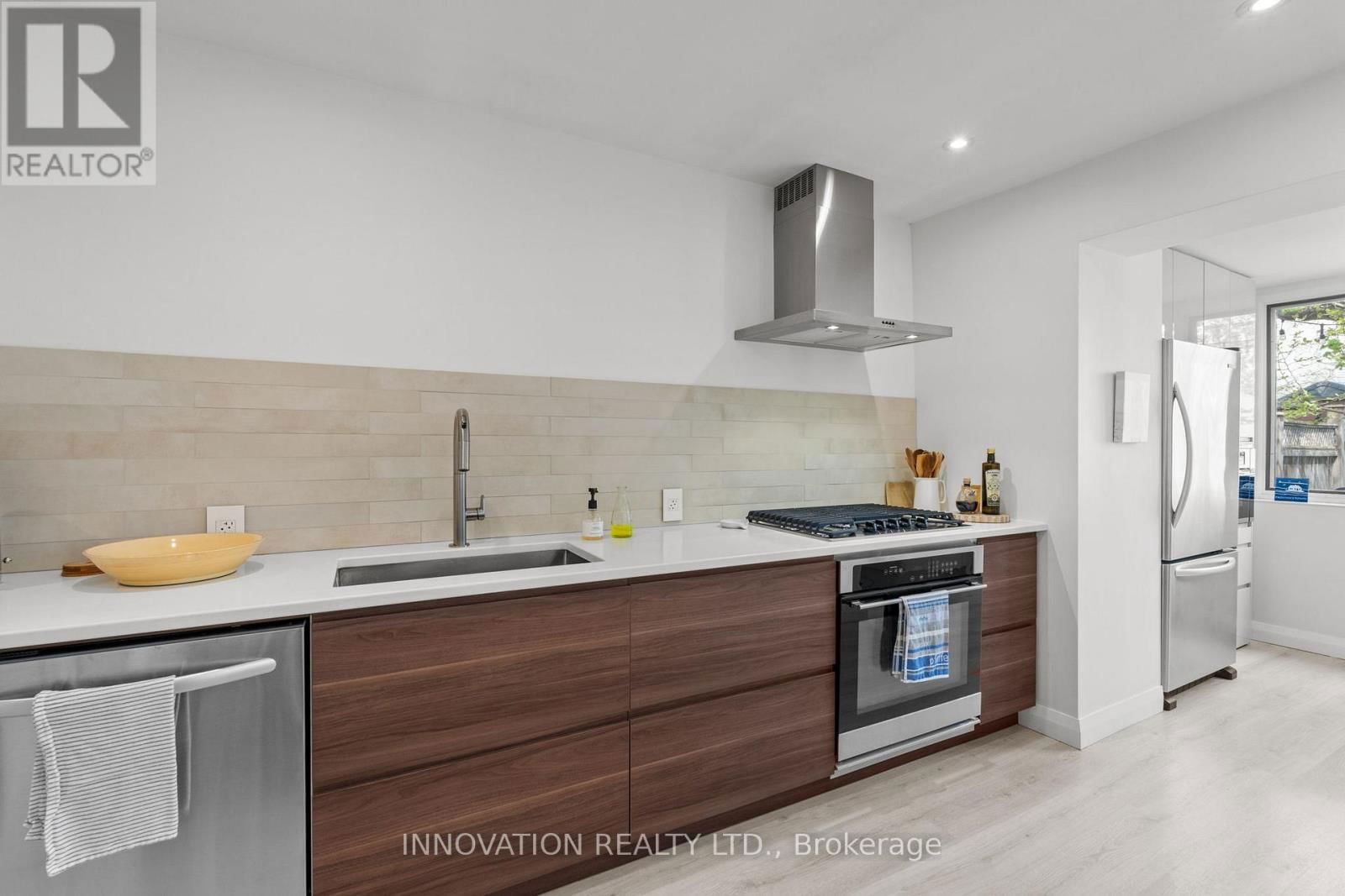 53 ROSEBERY AVENUE NORTH Image 11