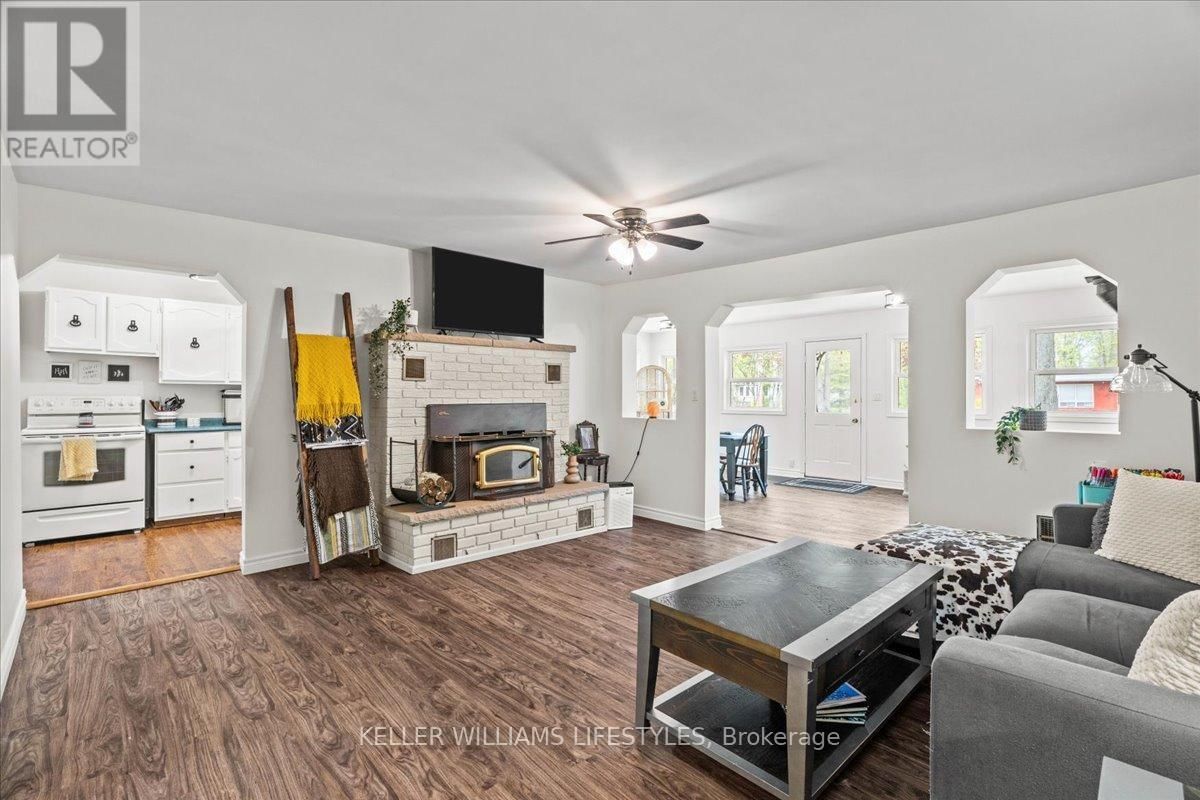6085 DANBEA LANE Image 9