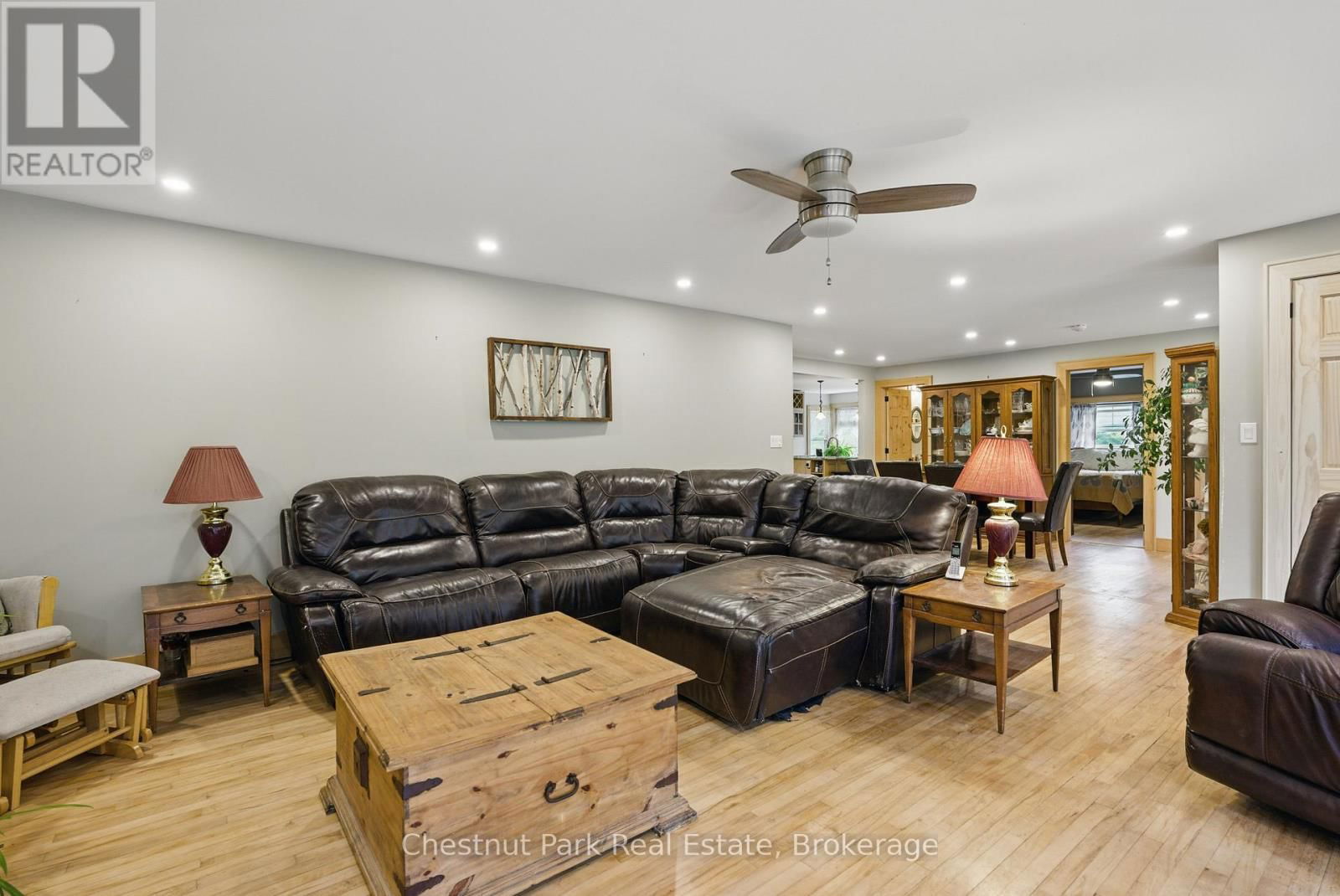 1258 RAVENSCLIFFE ROAD Image 12