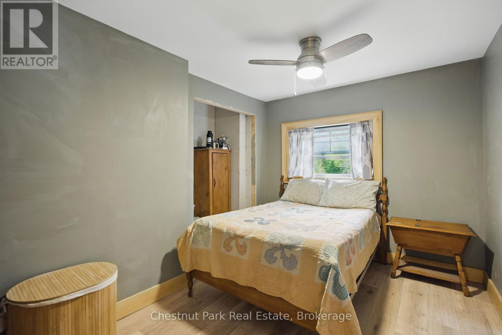 1258 RAVENSCLIFFE ROAD Image 13