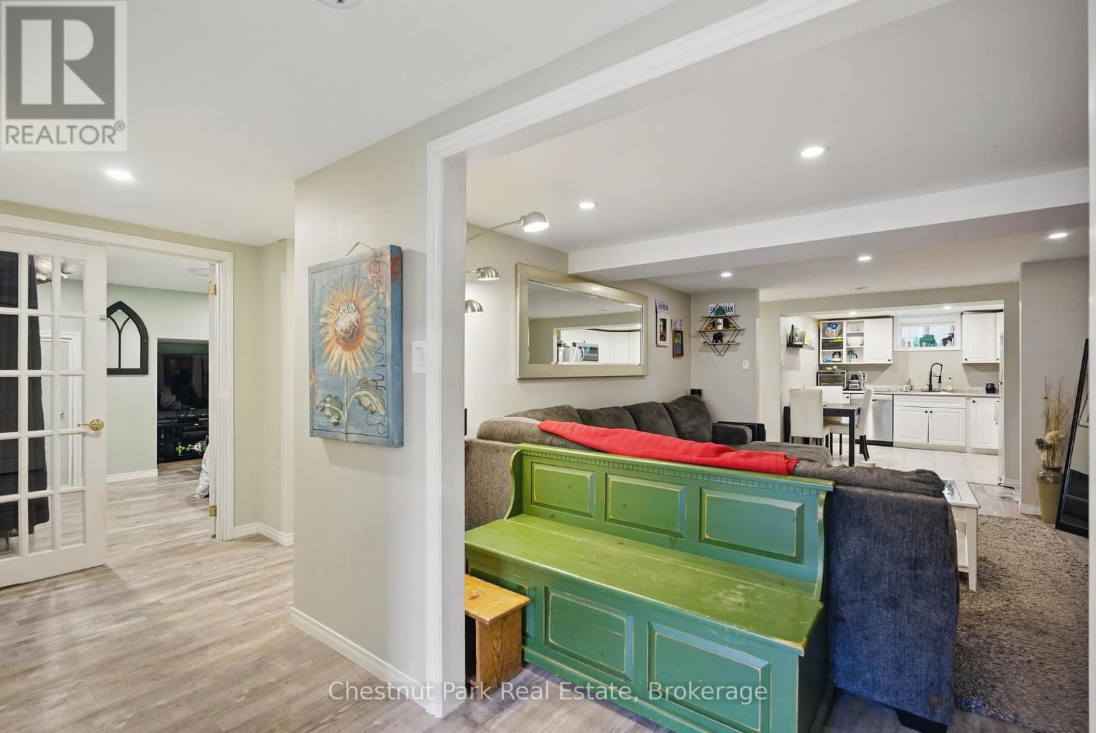 1258 RAVENSCLIFFE ROAD Image 25