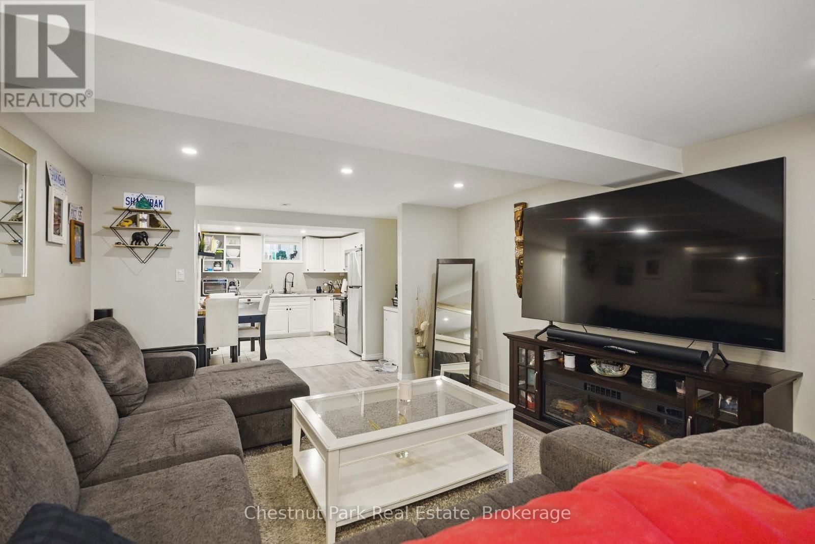 1258 RAVENSCLIFFE ROAD Image 26