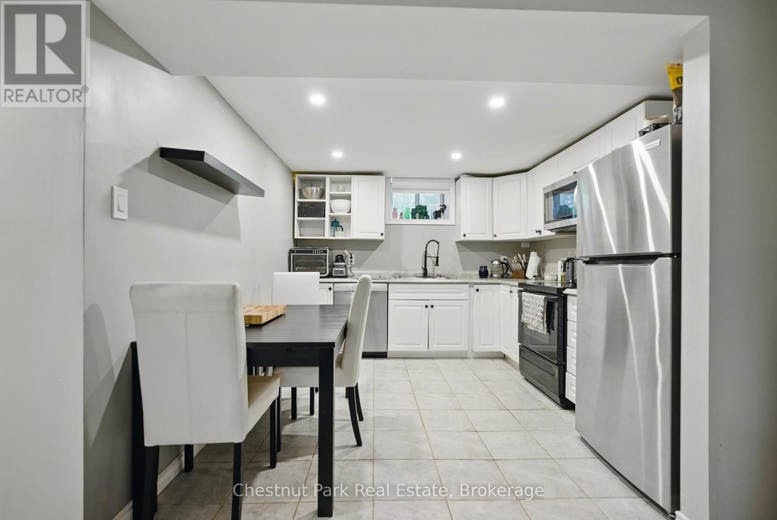 1258 RAVENSCLIFFE ROAD Image 27