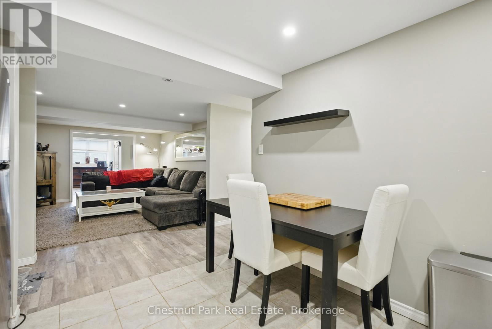 1258 RAVENSCLIFFE ROAD Image 28