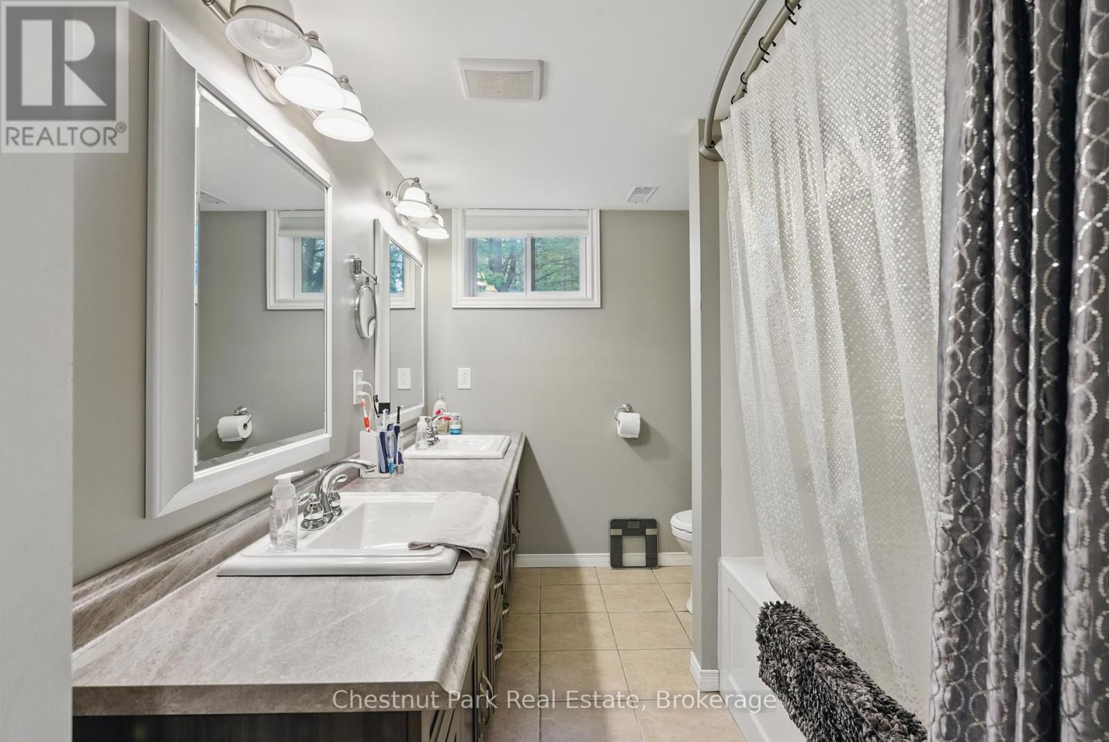 1258 RAVENSCLIFFE ROAD Image 29
