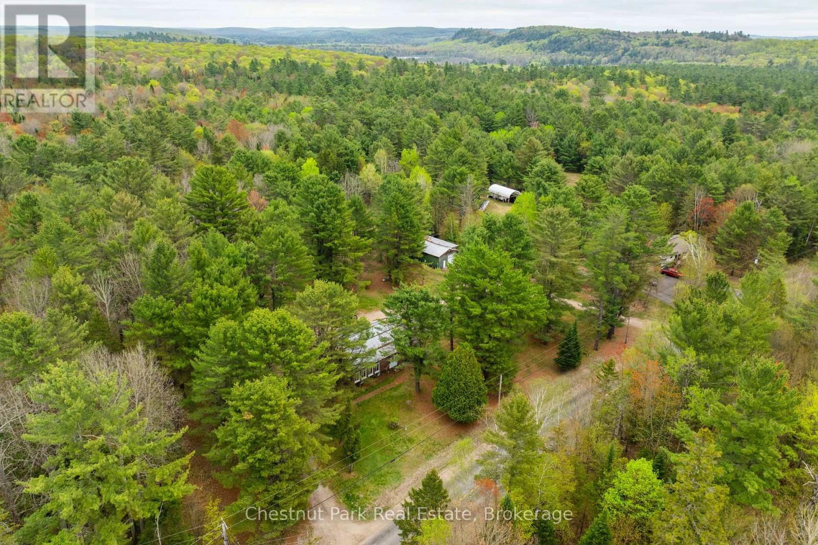 1258 RAVENSCLIFFE ROAD Image 36