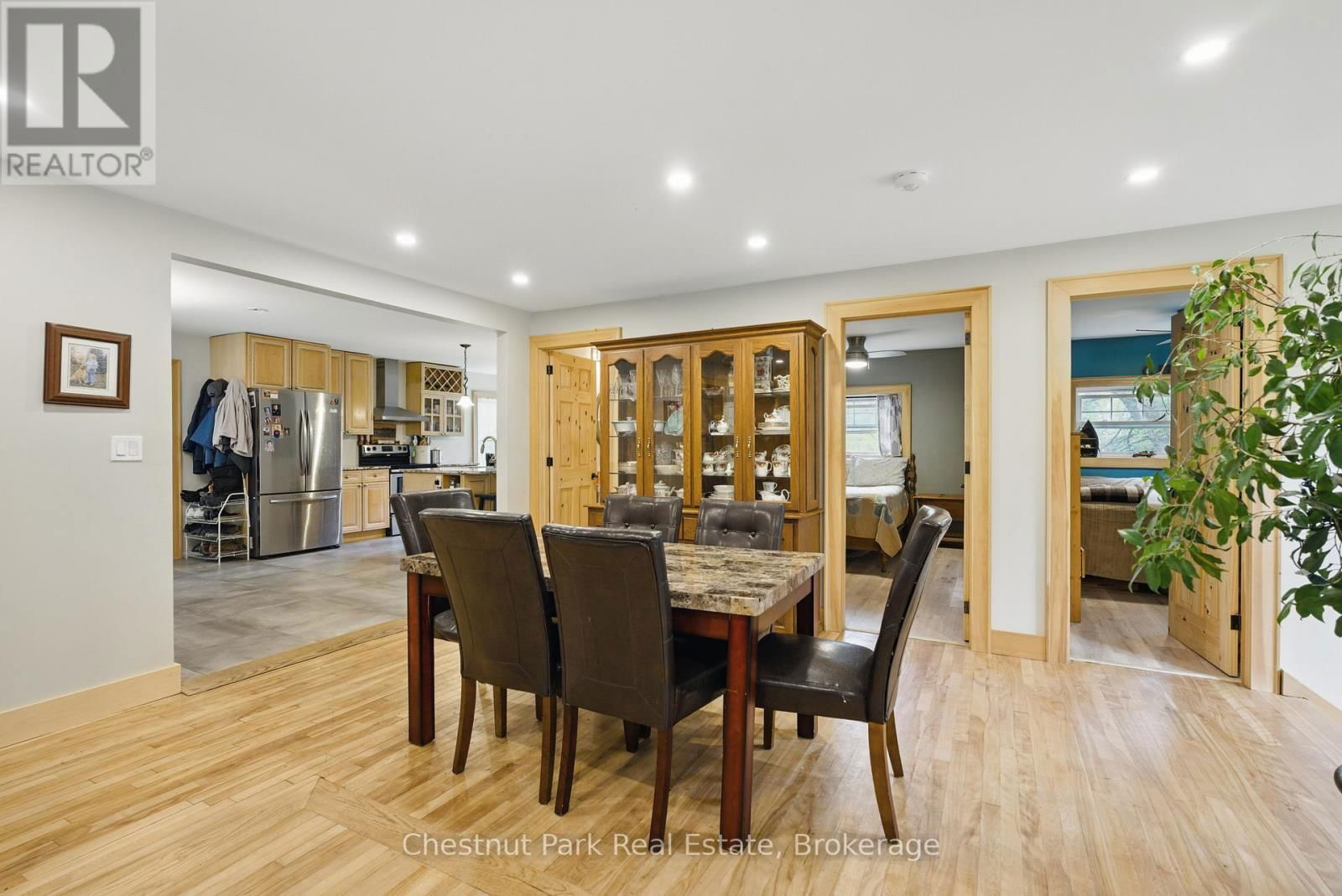 1258 RAVENSCLIFFE ROAD Image 7