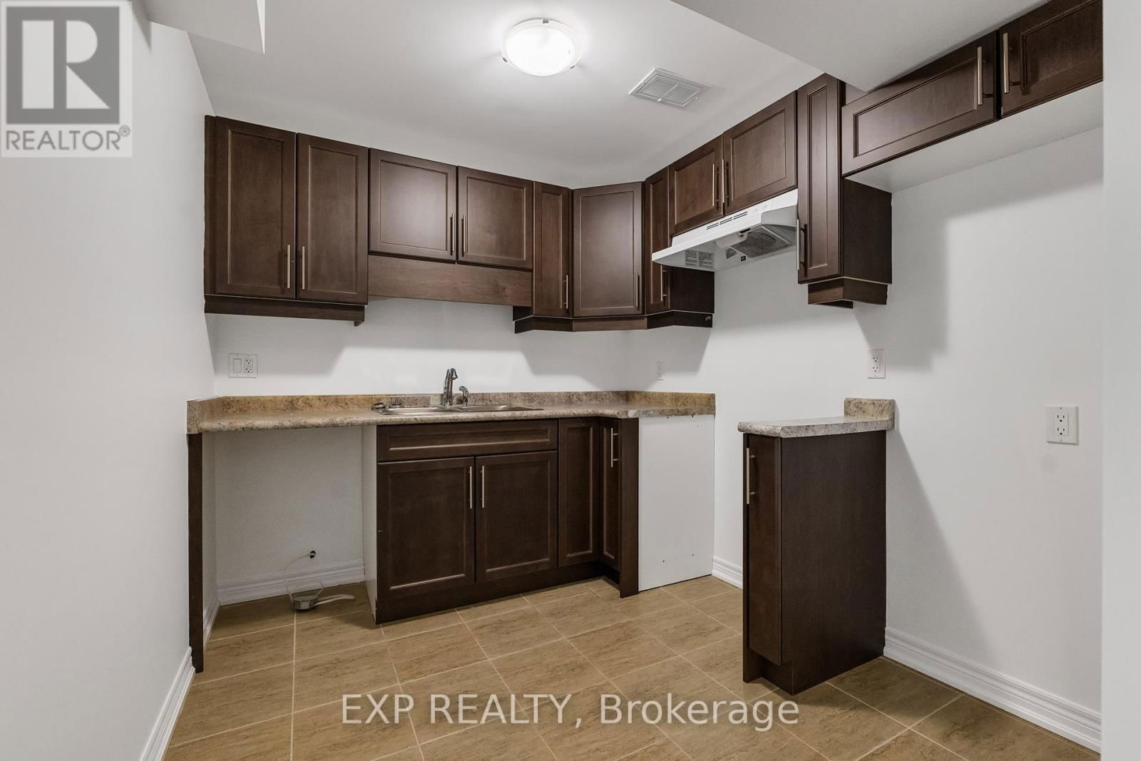 8041 COLE COURT Image 32