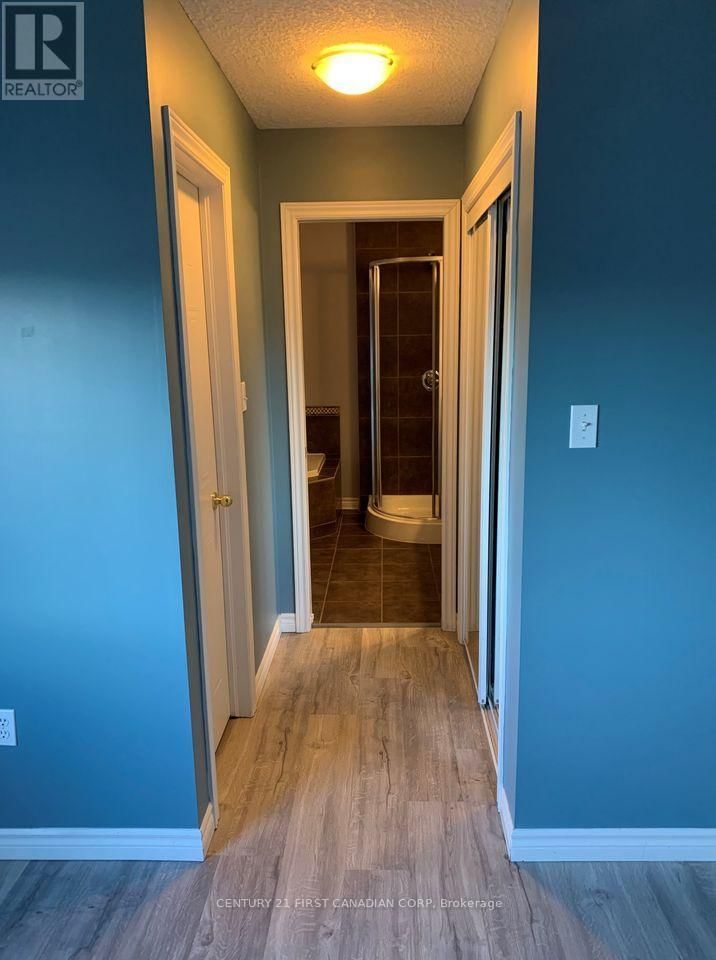 980 OAKCROSSING ROAD Image 18