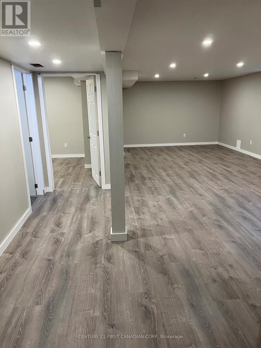 980 OAKCROSSING ROAD Image 22