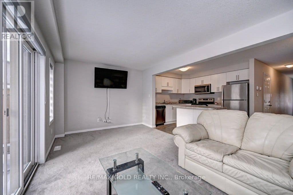 35 - 50 PINNACLE DRIVE Image 4