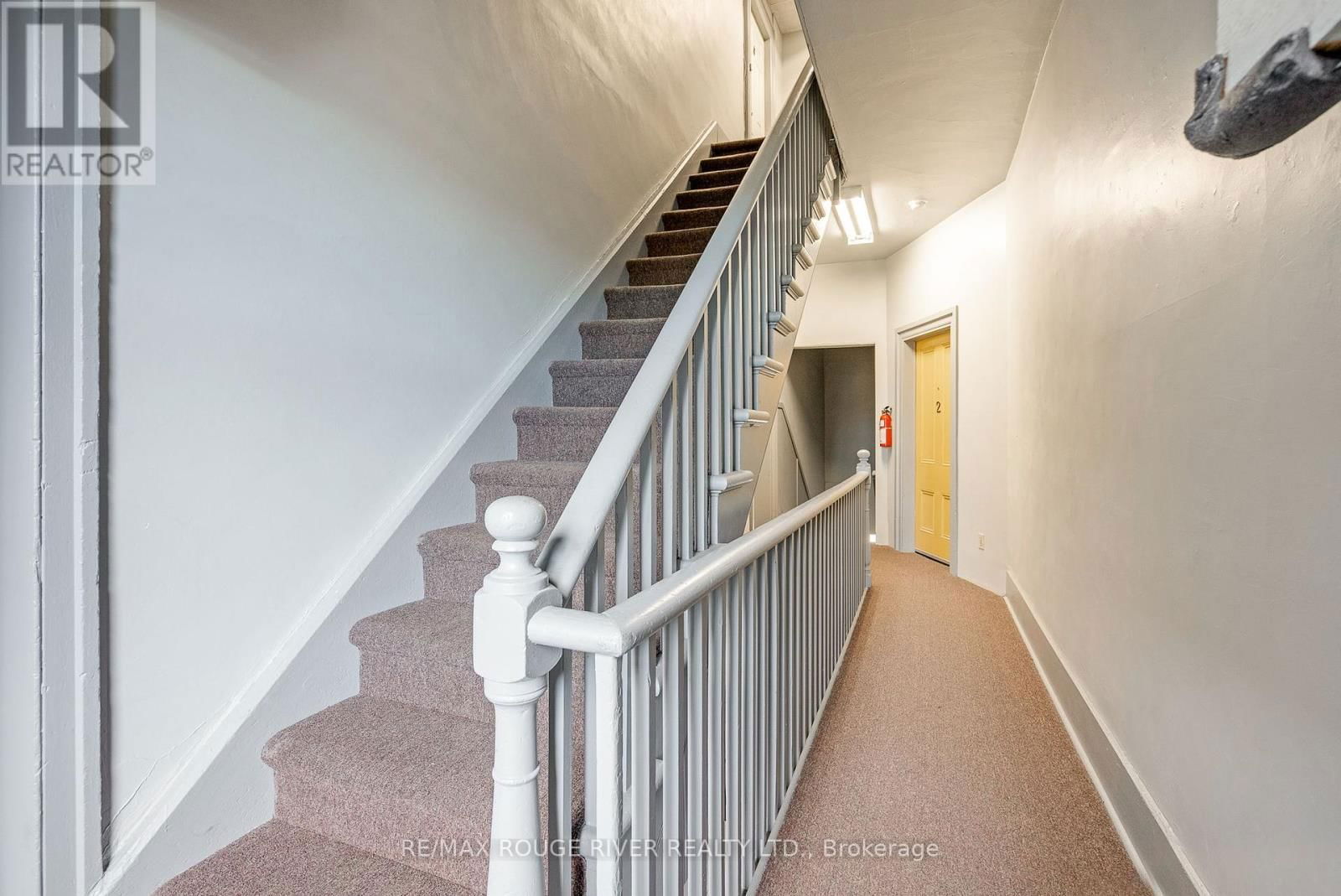 82 WALTON STREET Image 12
