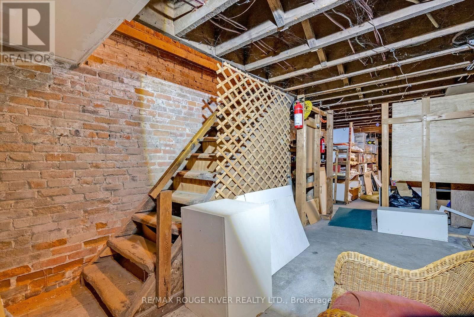 82 WALTON STREET Image 4