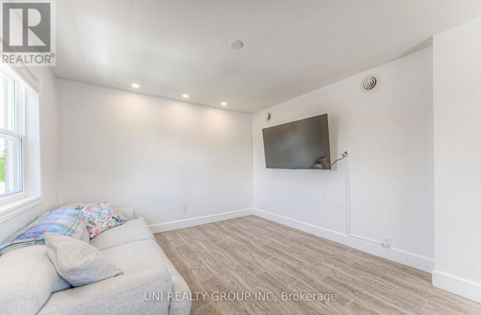 251 MARGARET AVENUE Image 33