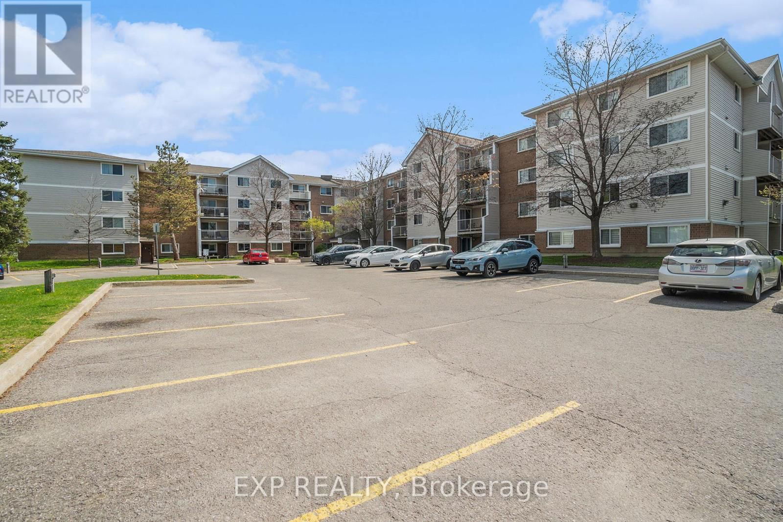 210 - 280 BRITTANY DRIVE Image 3