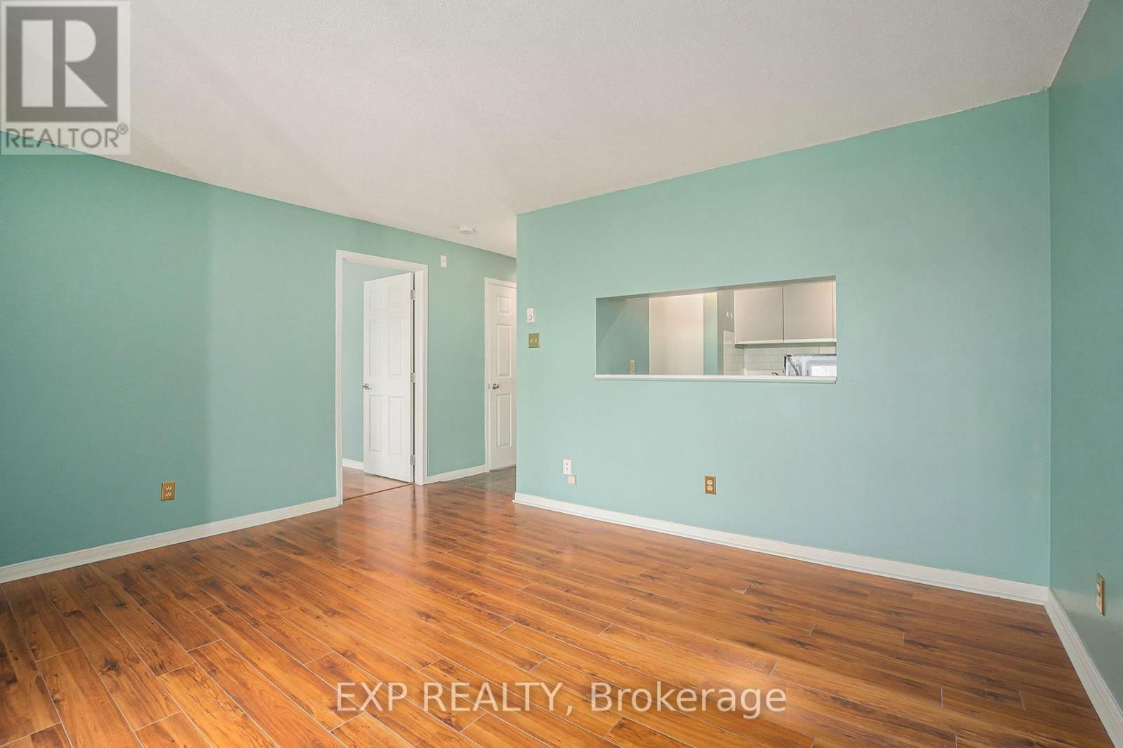 210 - 280 BRITTANY DRIVE Image 4
