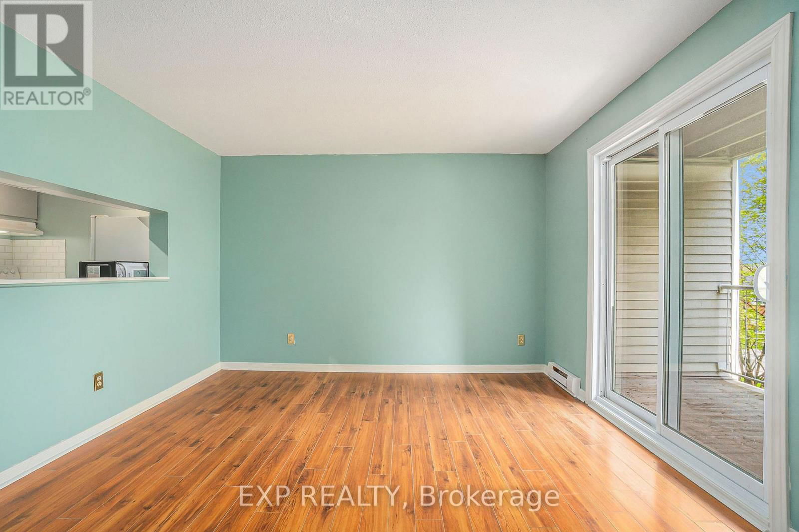 210 - 280 BRITTANY DRIVE Image 6