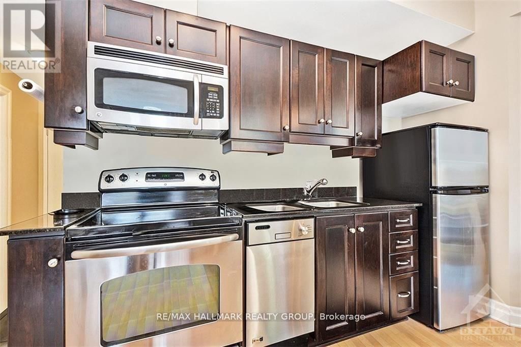 608 - 245 KENT STREET Image 11