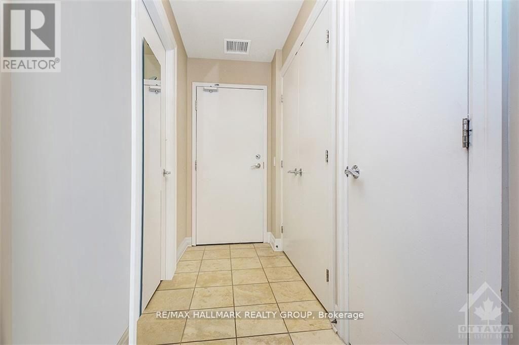 608 - 245 KENT STREET Image 5